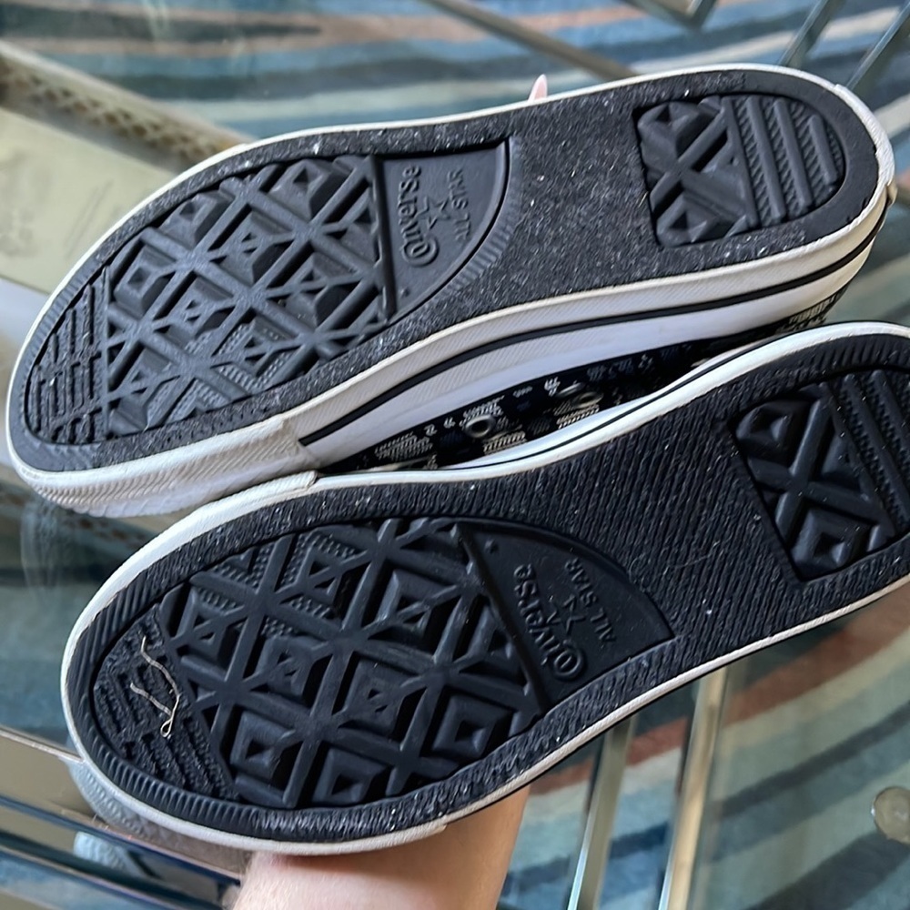 Converse💙🖤 - Picture 6 of 9